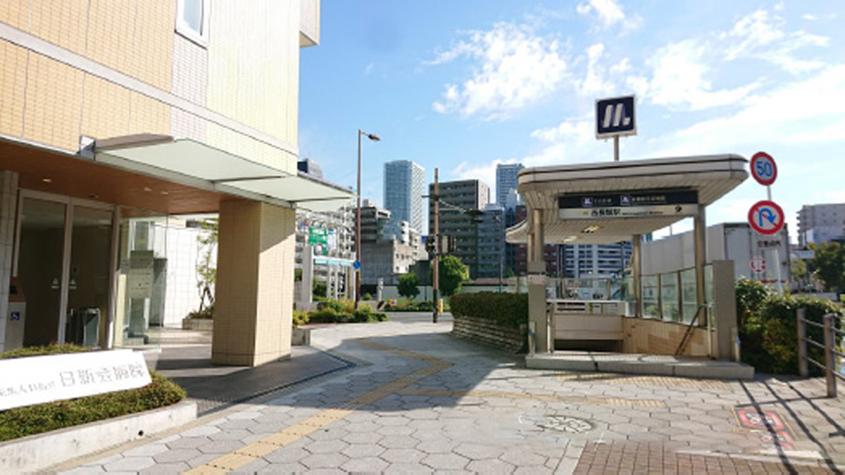 大阪メトロ西長堀駅（4-C出入口）より徒歩0分です